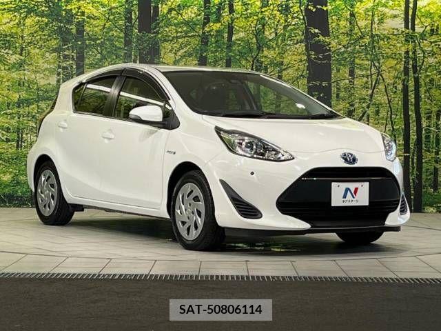 Toyota AQUA 2019-01 389351-16