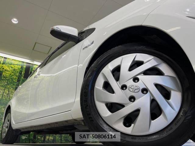 Toyota AQUA 2019-01 389351-13