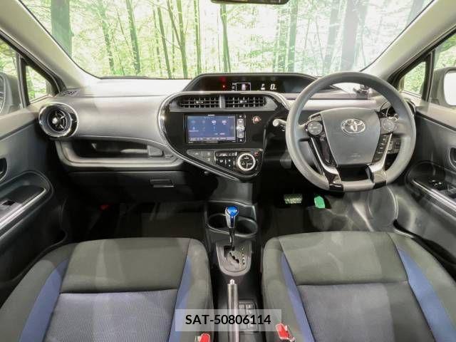 Toyota AQUA 2019-01 389351-1