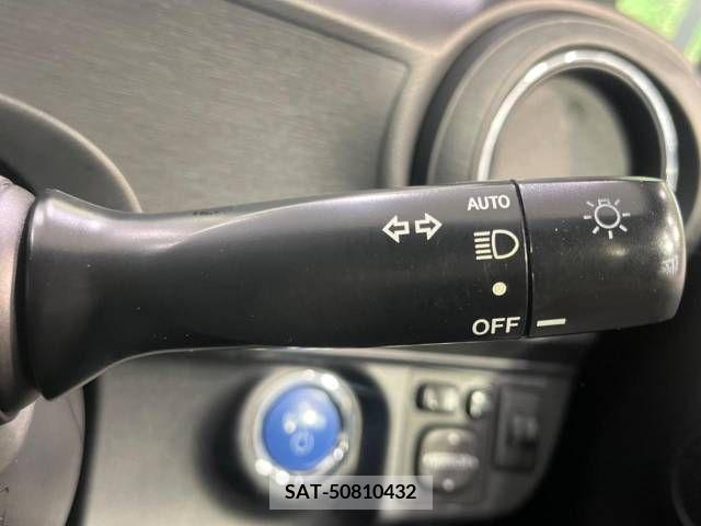 Toyota AQUA 2012-03 377427-4