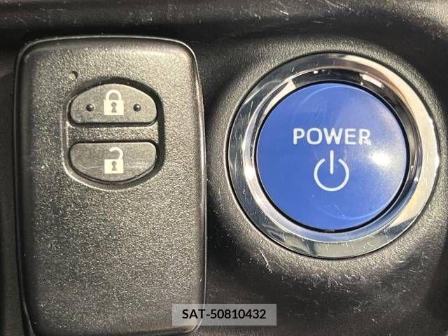 Toyota AQUA 2012-03 377427-2
