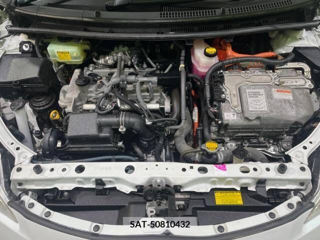 Toyota AQUA 2012-03 377427-18