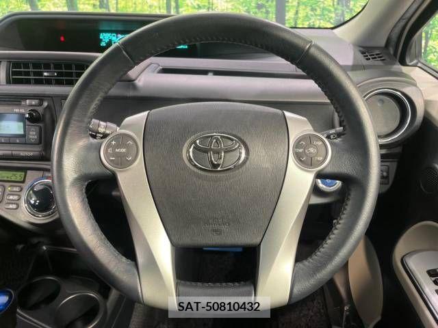 Toyota AQUA 2012-03 377427-8