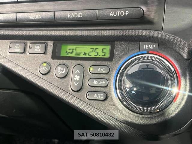 Toyota AQUA 2012-03 377427-6