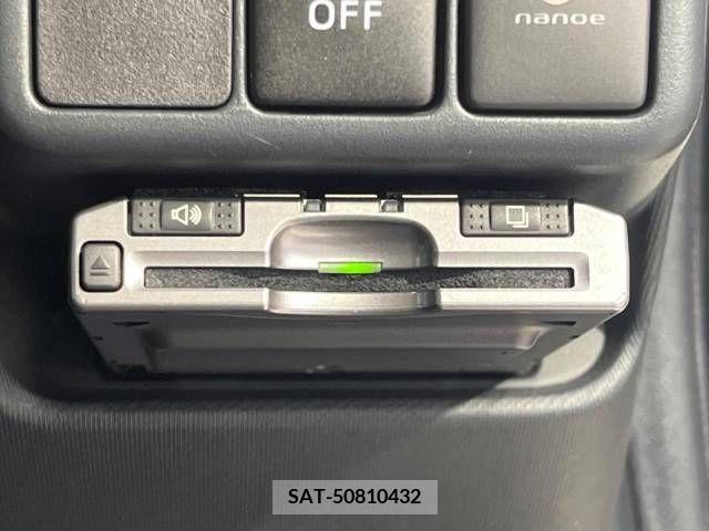 Toyota AQUA 2012-03 377427-5