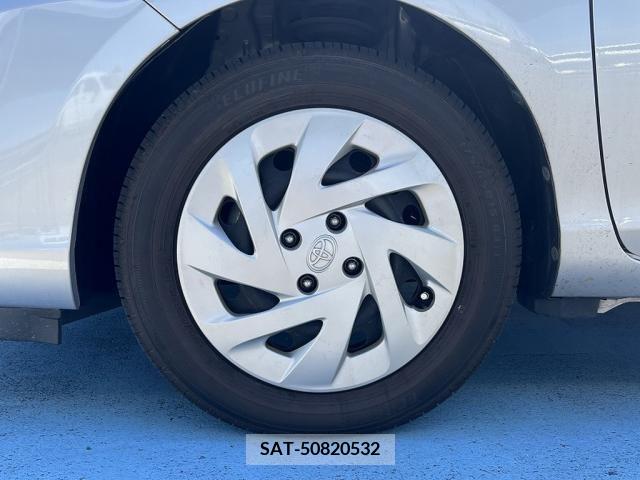 Toyota AQUA 2016-12 348541-13
