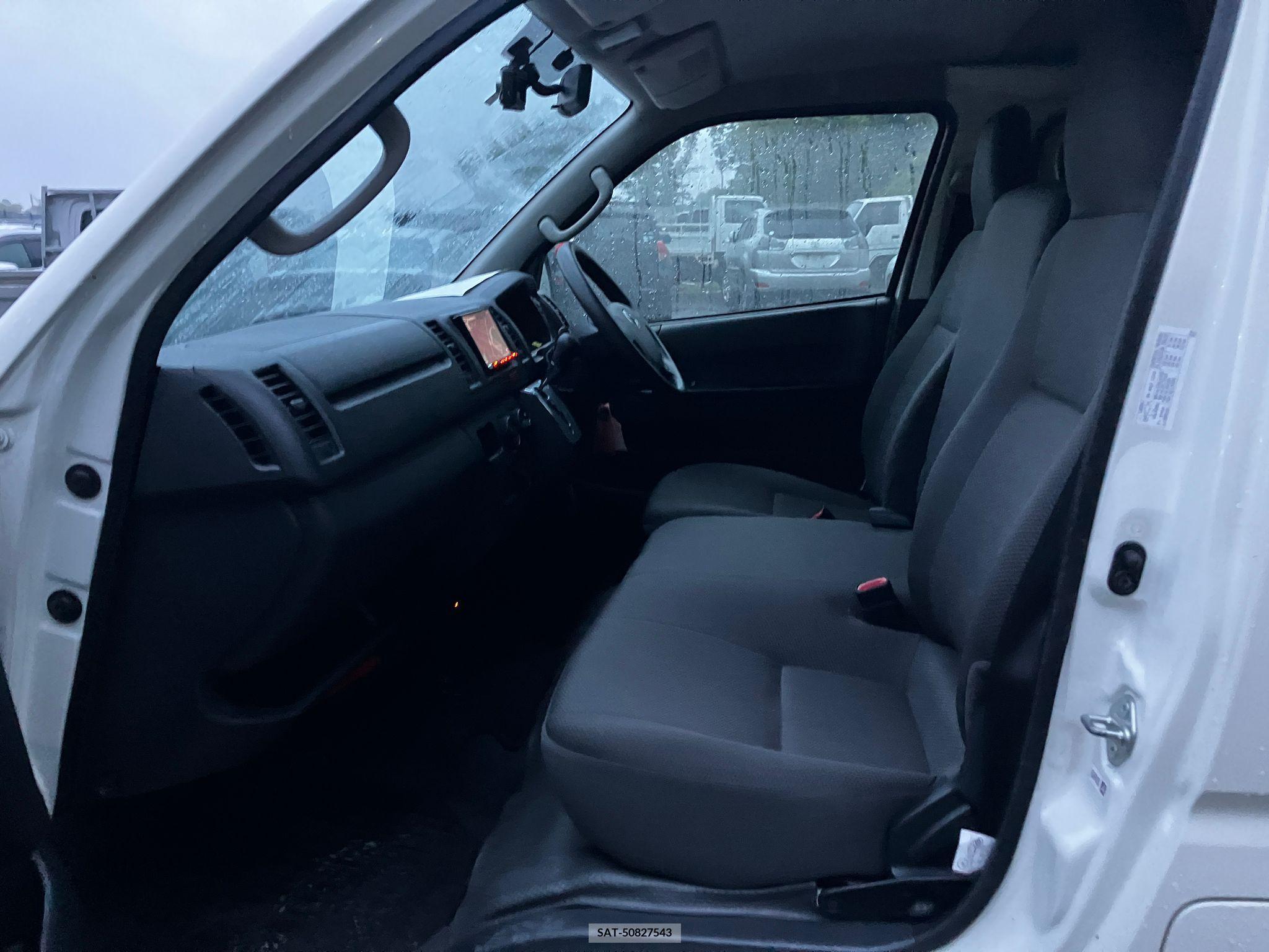 Toyota HIACE VAN 2017-03 258347-1