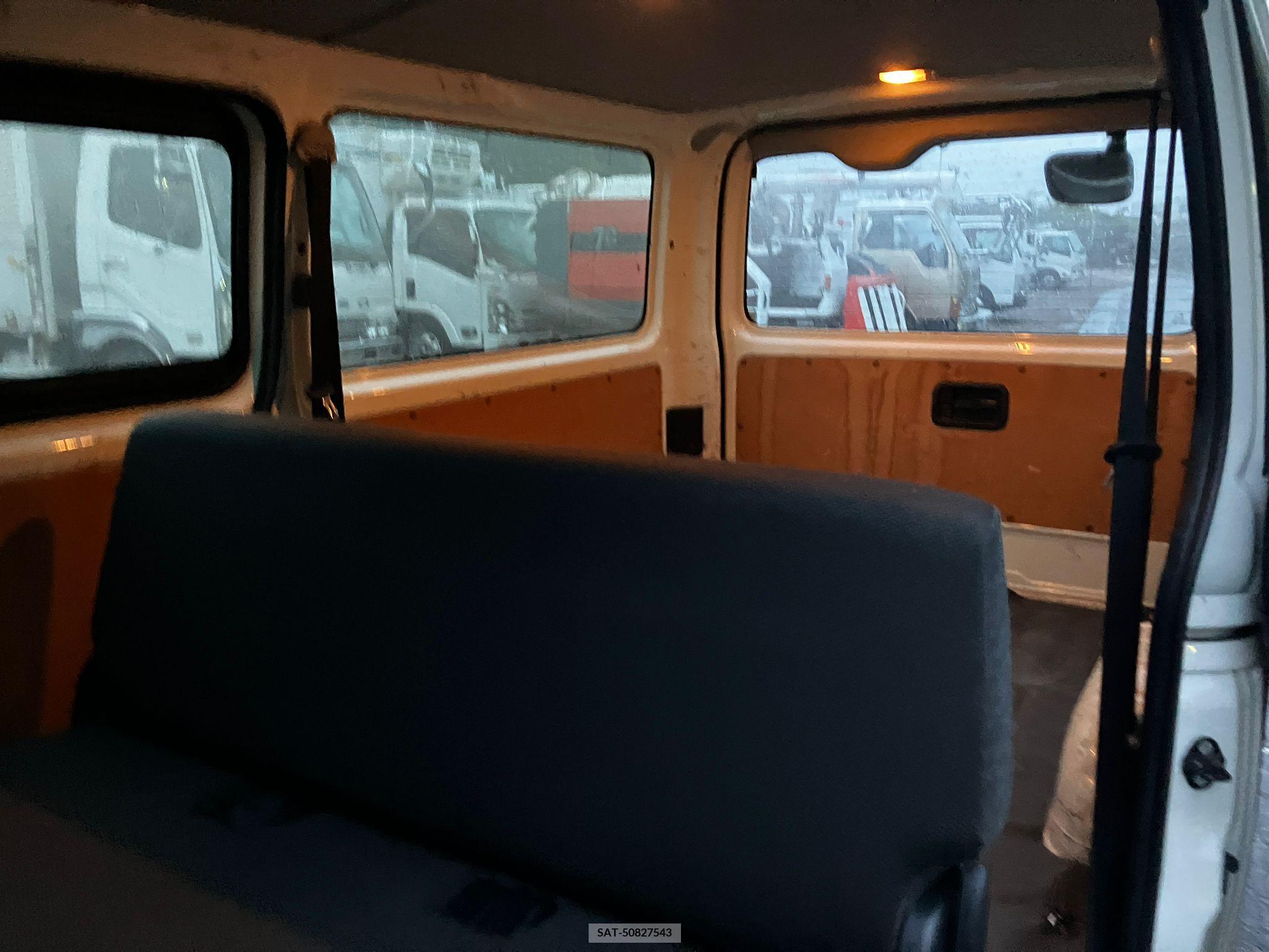 Toyota HIACE VAN 2017-03 258347-2