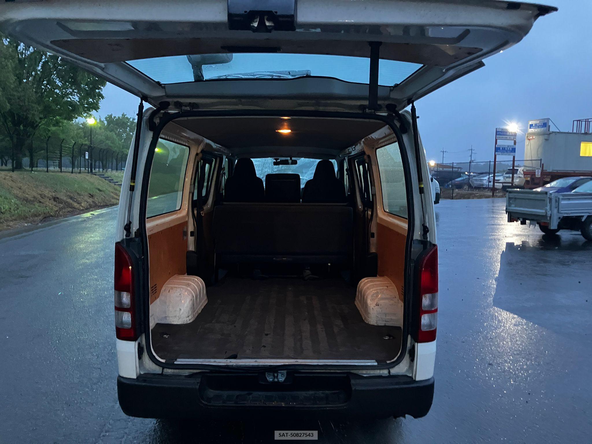 Toyota HIACE VAN 2017-03 258347-10