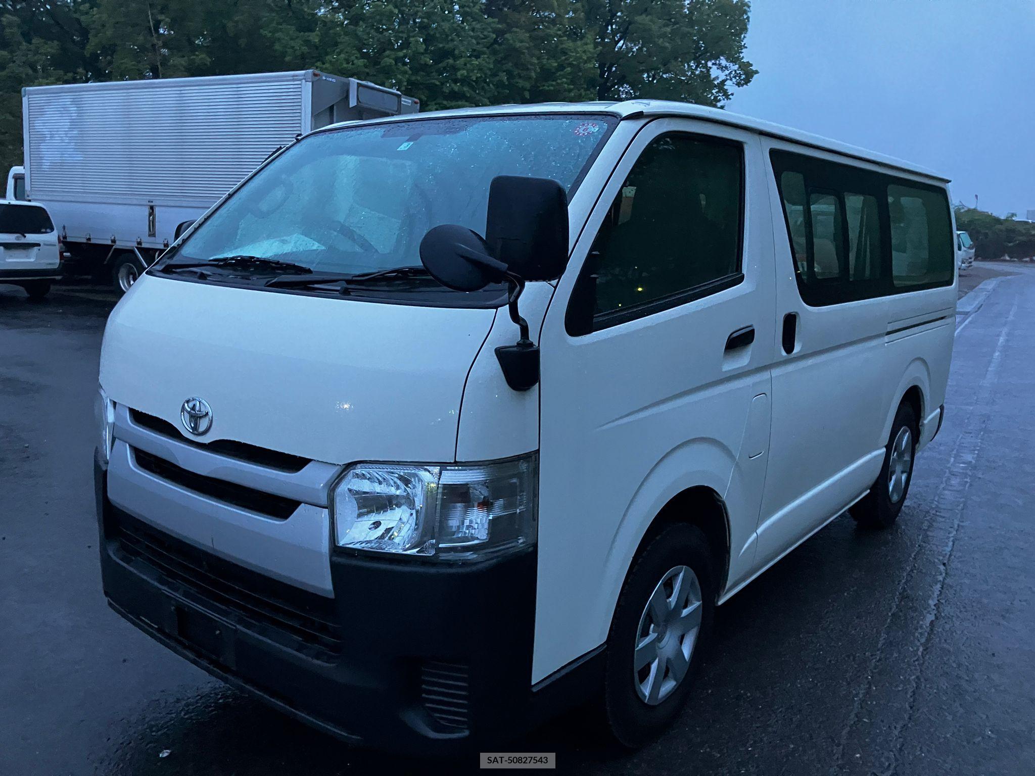 Toyota HIACE VAN 2017-03 258347-11