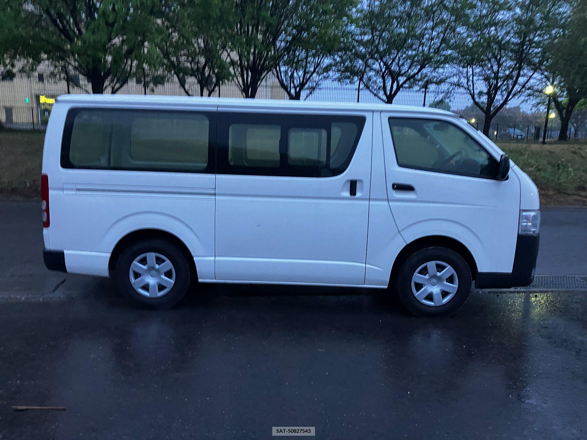 Toyota HIACE VAN 2017-03 258347-24