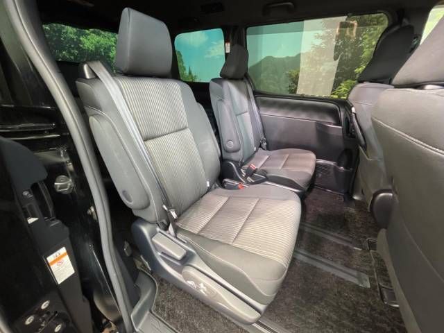 Toyota VOXY 2020-02 196742-9