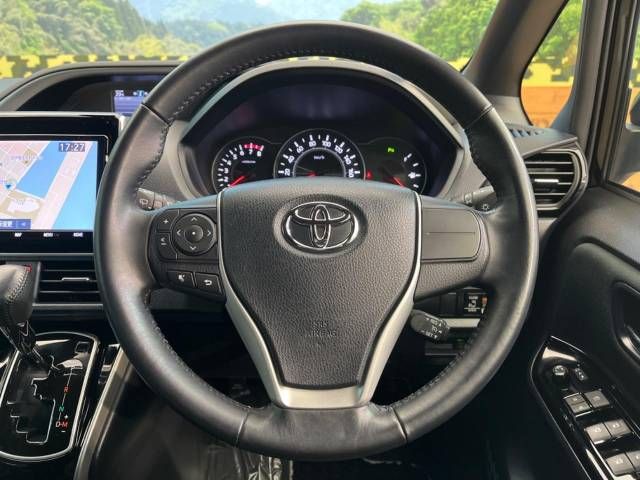 Toyota VOXY 2020-02 196742-12