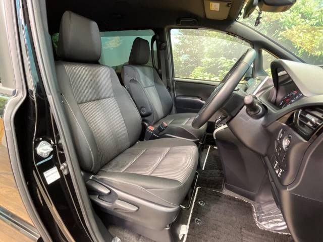 Toyota VOXY 2020-02 196742-8