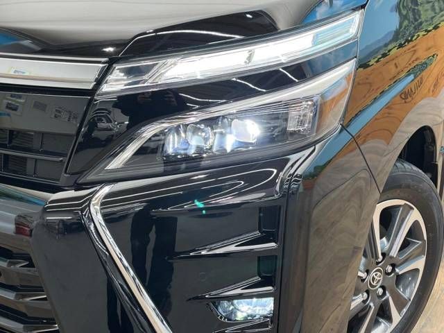 Toyota VOXY 2020-02 196742-13