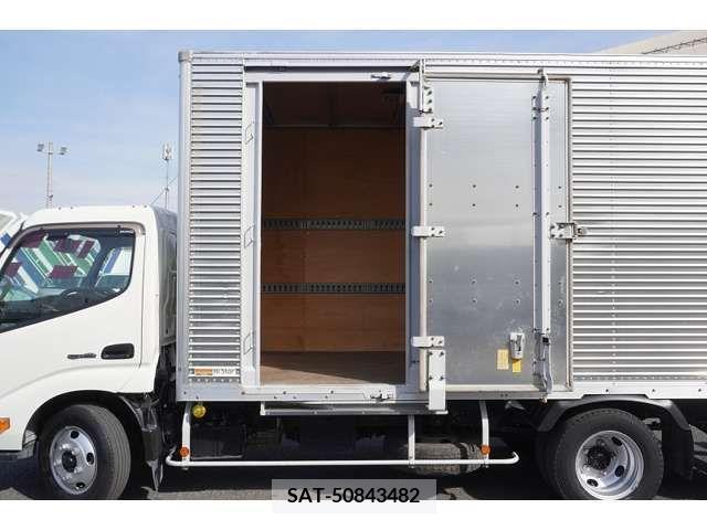 Hino DUTRO 2018-08 211266-18