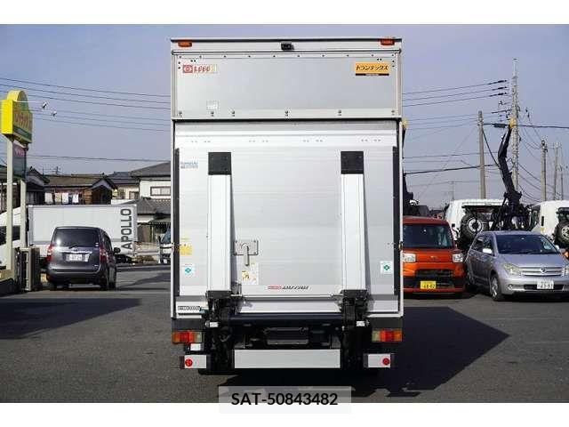 Hino DUTRO 2018-08 211266-3