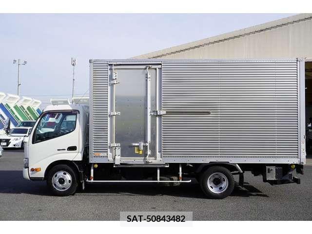 Hino DUTRO 2018-08 211266-2