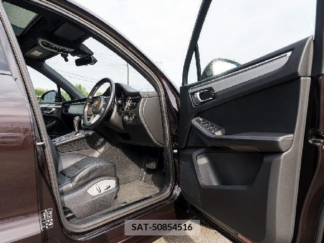 Porsche MACAN 2020-08 376564-24