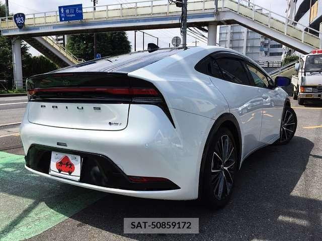 Toyota PRIUS 2023-10 381859-2
