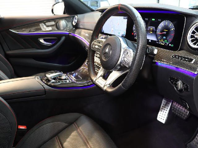 Amg E-CLASS 2019-04 10437-11