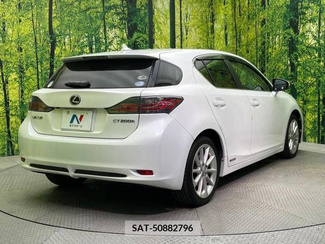 Lexus CT 2011-07 334258-3