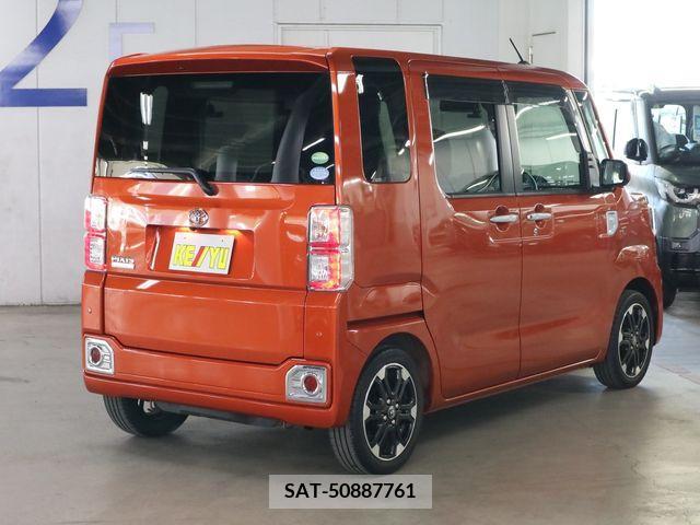 Toyota Pixis Mega 2018-12 205658-1
