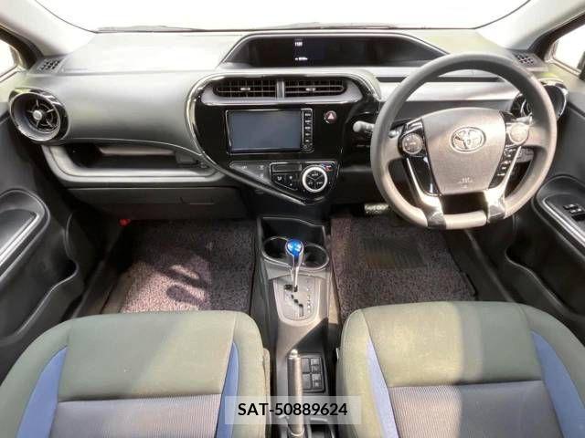 Toyota AQUA 2018-05 247991-1