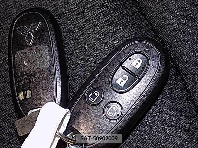 Mitsubishi DELICA D2 2014-06 268215-17