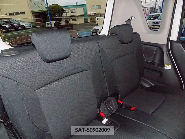 Mitsubishi DELICA D2 2014-06 268215-3