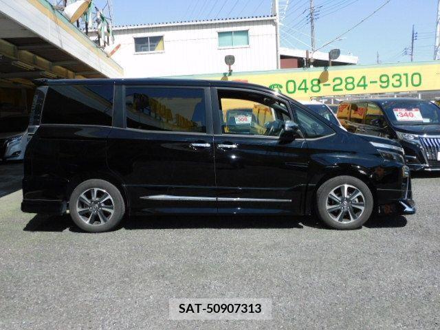 Toyota VOXY 2021-07 288995-17