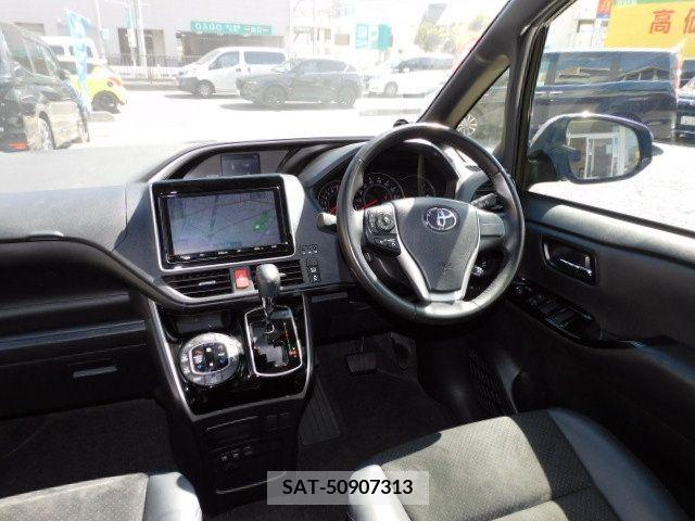 Toyota VOXY 2021-07 288995-1