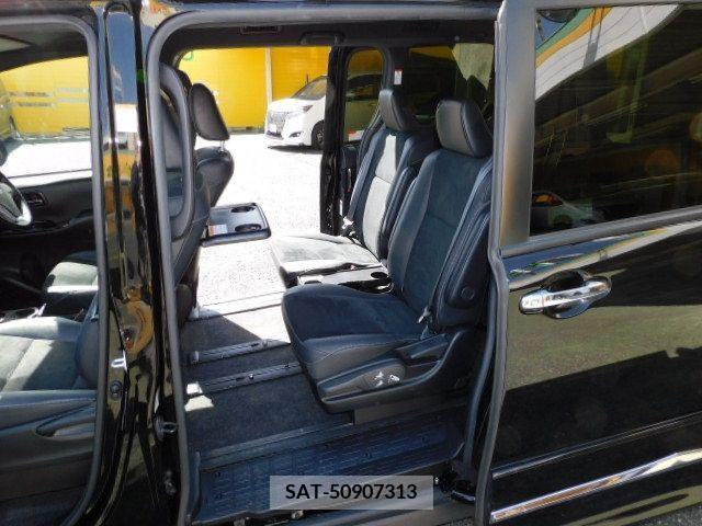 Toyota VOXY 2021-07 288995-5