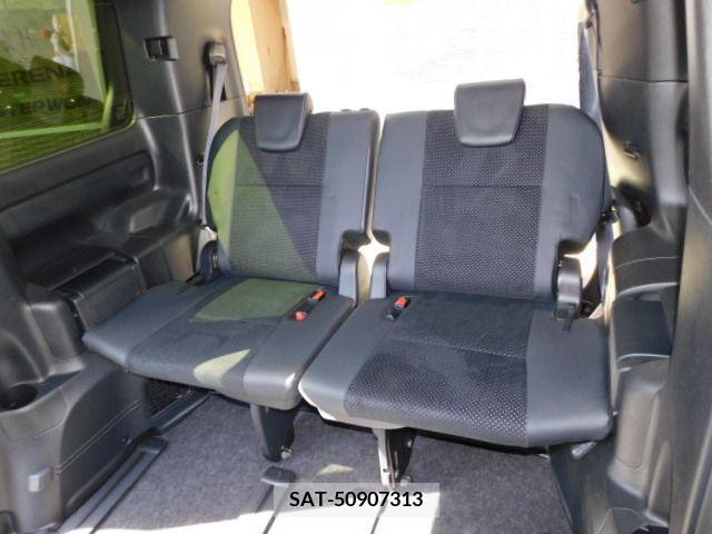 Toyota VOXY 2021-07 288995-6