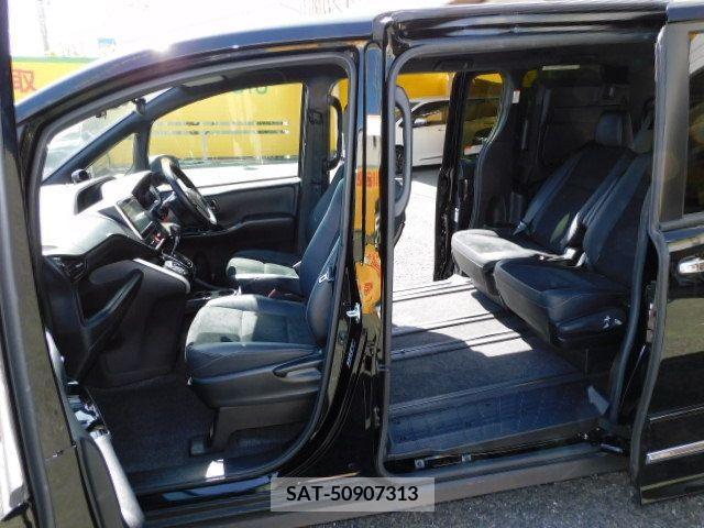 Toyota VOXY 2021-07 288995-7