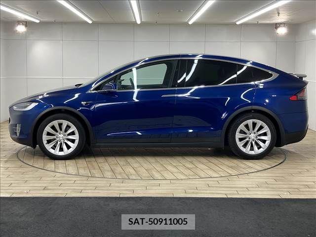 Tesla MODEL X 2017-11 223310-14