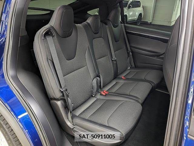 Tesla MODEL X 2017-11 223310-9