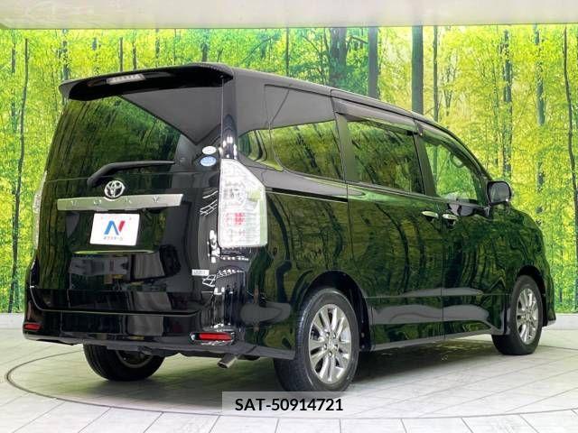 Toyota VOXY 2011-01 212722-17