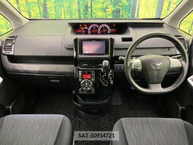 Toyota VOXY 2011-01 212722-1