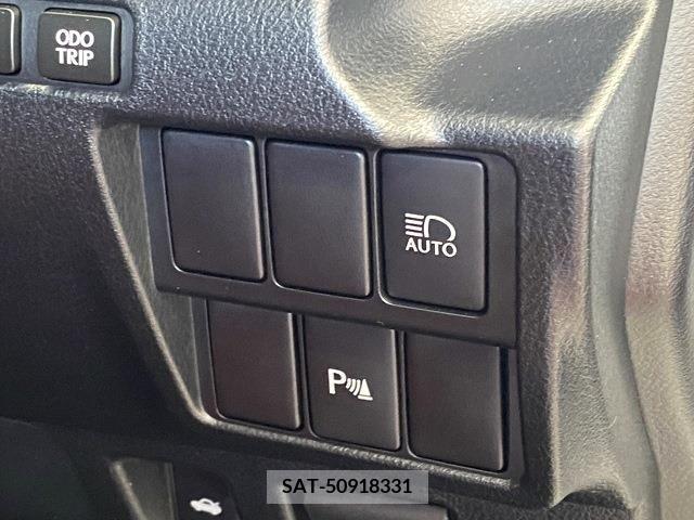 Lexus IS 2017-06 304446-12