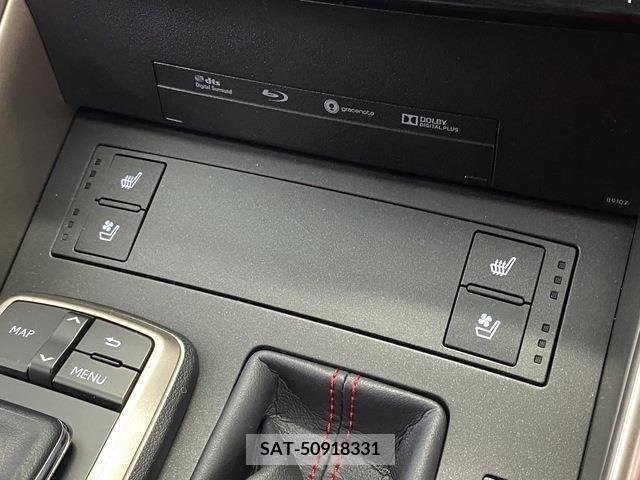 Lexus IS 2017-06 304446-10