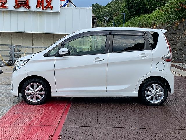 Nissan DAYZ 2017-03 8372-23
