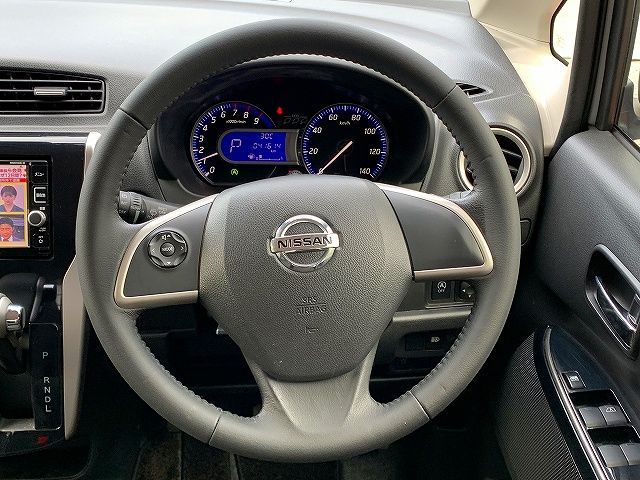 Nissan DAYZ 2017-03 8372-13