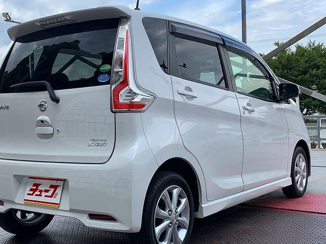 Nissan DAYZ 2017-03 8372-27