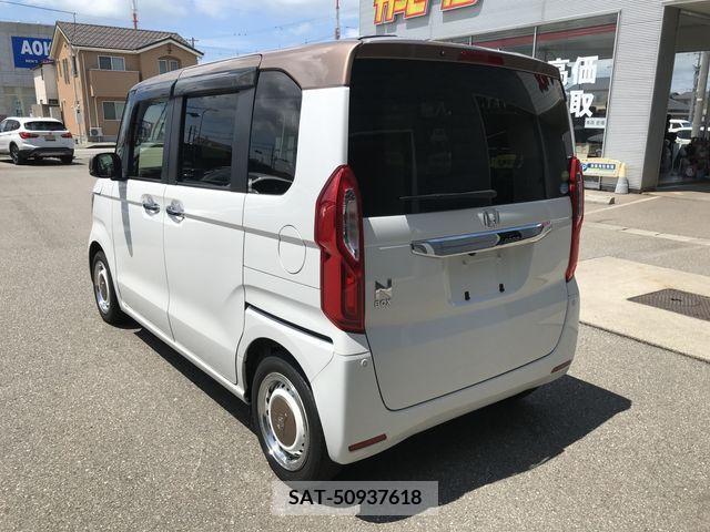Honda N BOX 2019-08 339643-6