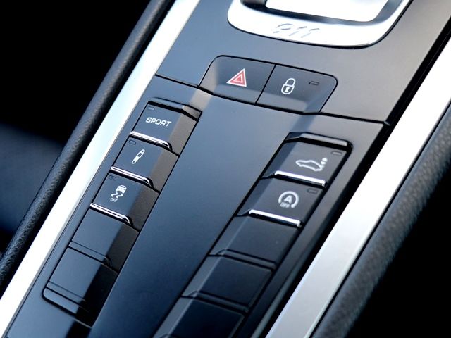 Porsche 911 2016-04 186928-22