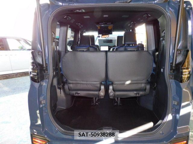 Toyota VOXY HYBRID 2022-10 322901-3