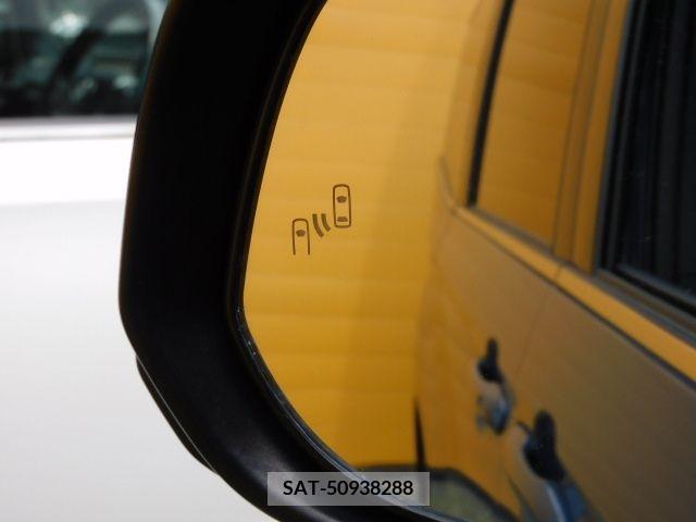 Toyota VOXY HYBRID 2022-10 322901-17