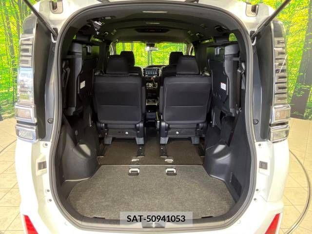 Toyota VOXY 2018-05 370334-10