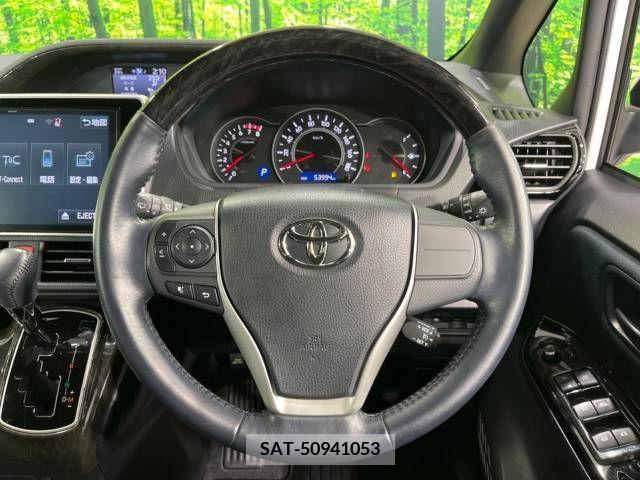 Toyota VOXY 2018-05 370334-11